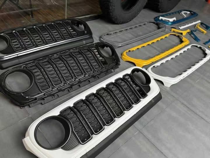 Jeep Wrangler JL-style front grille