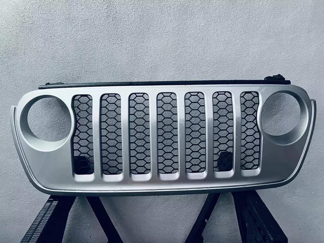 2018–2024 Jeep Wrangler JL / Gladiator JT Sahara Rubicon OEM Silver Front Grille